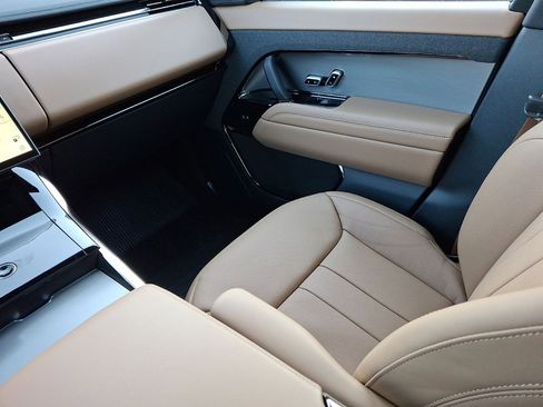 New 2026 Land Rover Range Rover Sport SE image 11