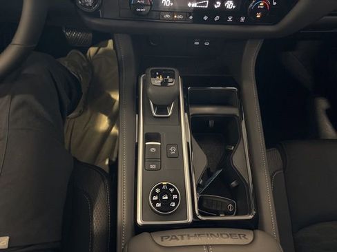 New 2026 Nissan Pathfinder SV image 27