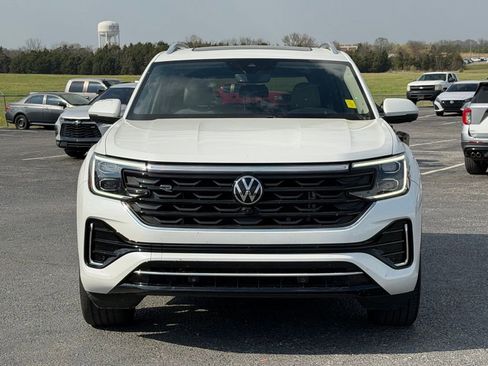 Used 2024 Volkswagen Atlas SEL Premium R-Line image 10