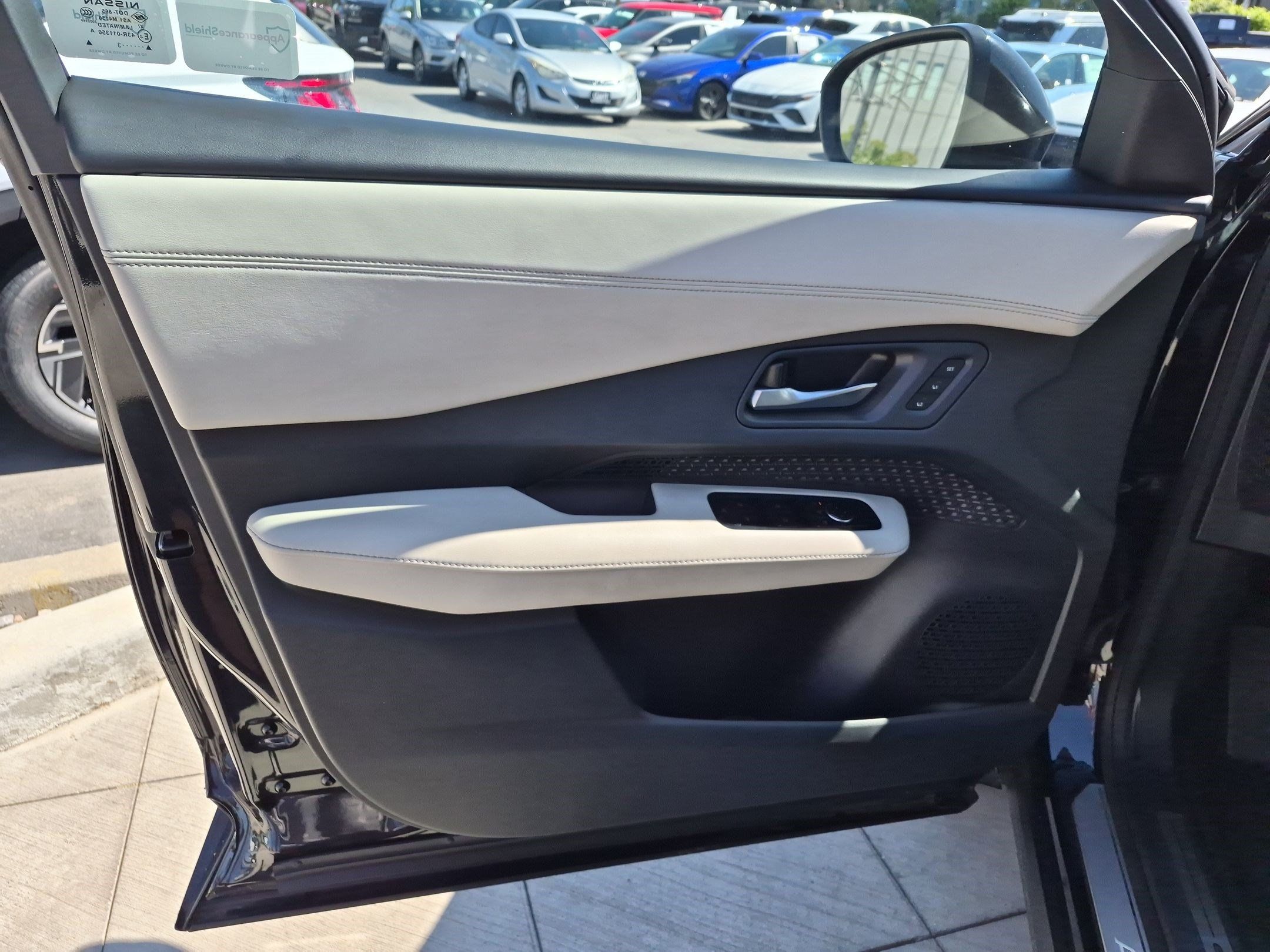 Used 2023 Nissan Ariya AWD image 14