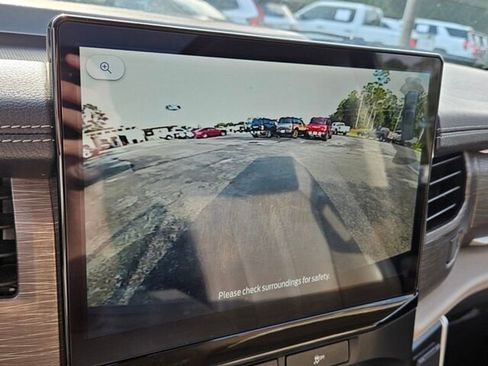 Used 2024 Ford Expedition Limited image 24