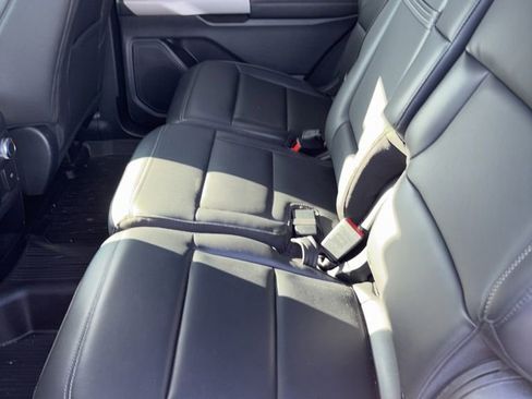 Used 2021 Ford Explorer XLT w/ Equipment Group 202A image 14