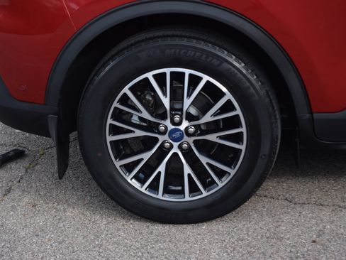 Certified 2022 Ford Escape Titanium w/ Titanium Premium Package image 29