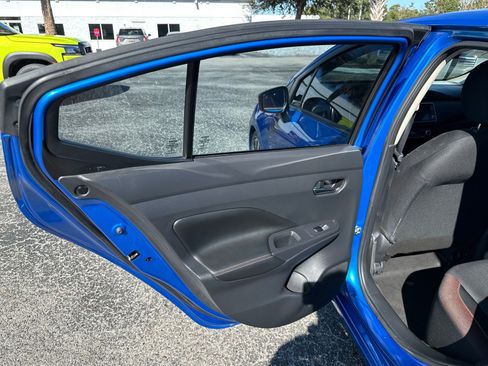 Certified 2020 Nissan Versa SR image 19