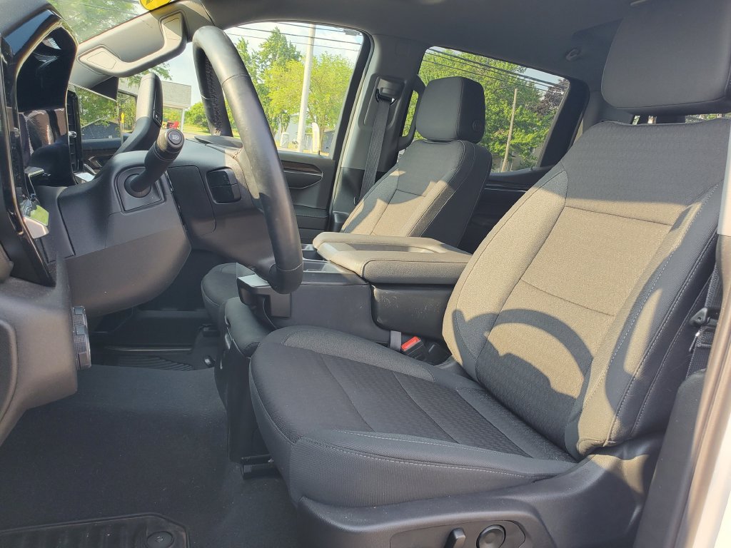 Used 2024 Chevrolet Silverado 1500 LT AWD/4WD image 7