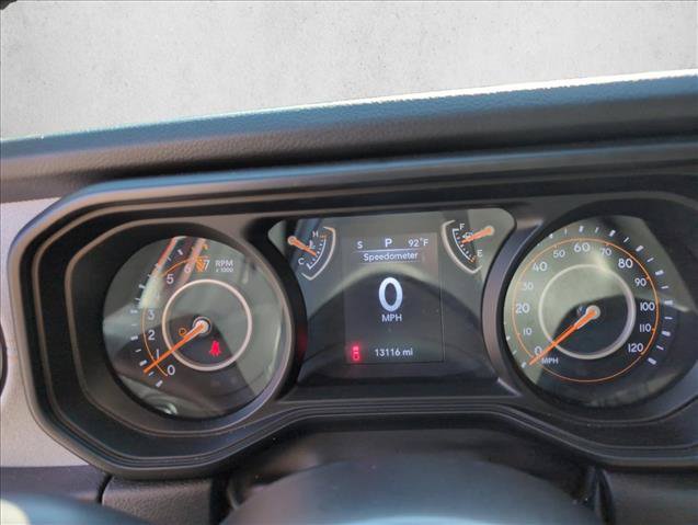 Used 2025 Jeep Gladiator Sport AWD/4WD image 17