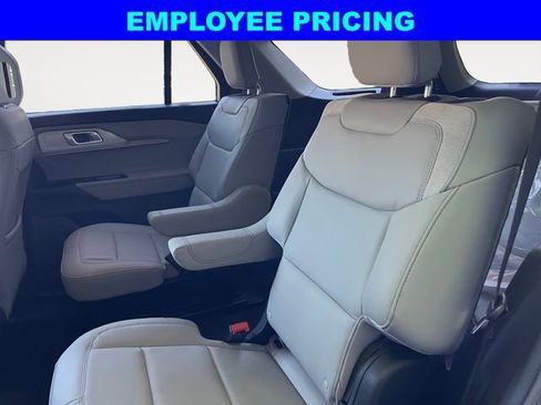 New 2026 Ford Explorer Active w/ Active Comfort Package AWD/4WD image 13