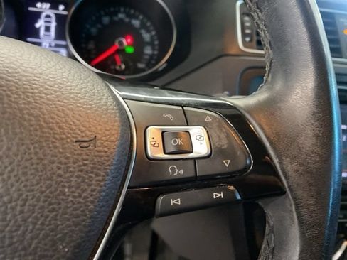 Used 2018 Volkswagen Jetta SE FWD image 16