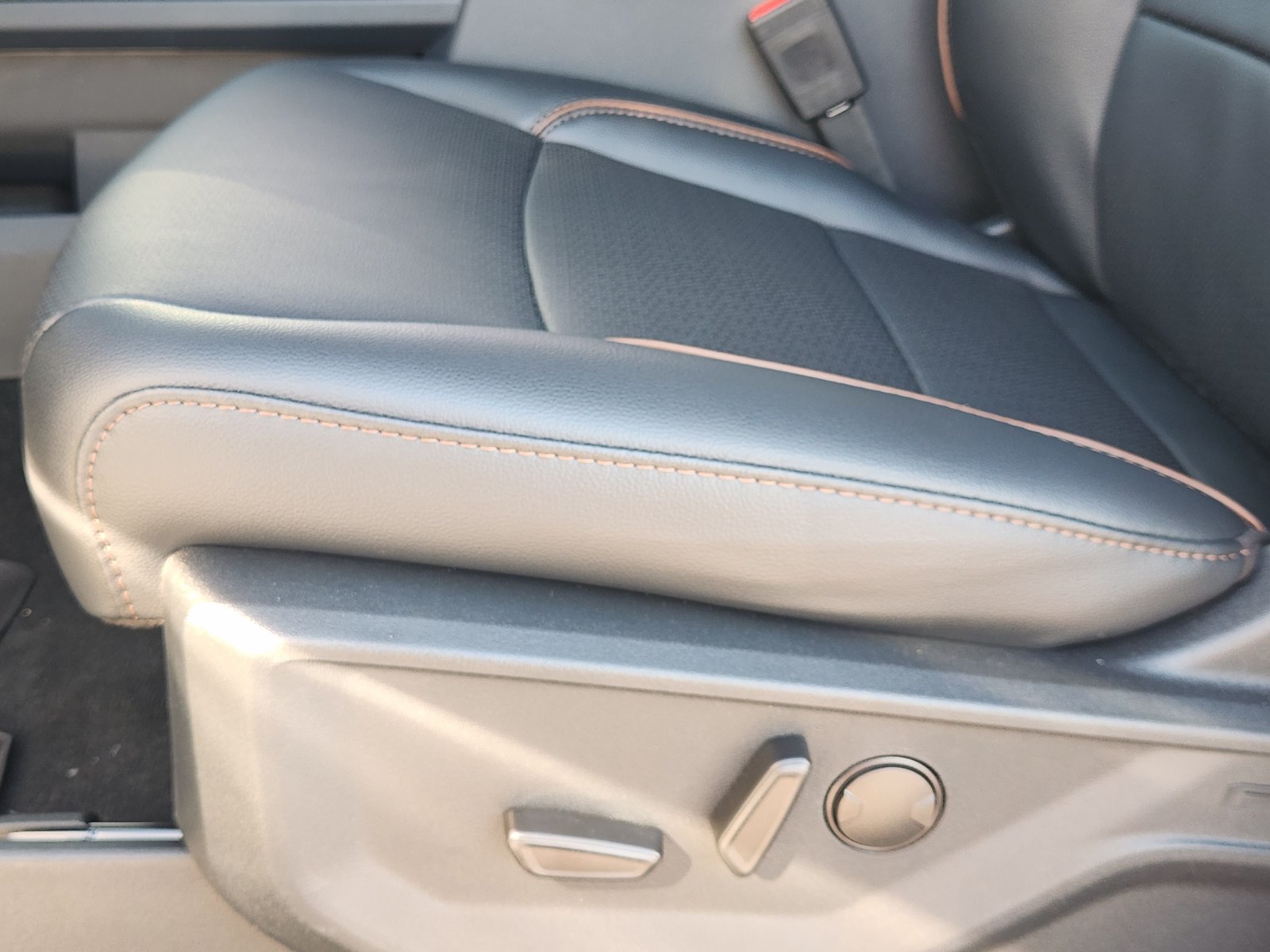 New 2027 Ford F350 Lariat AWD/4WD image 23