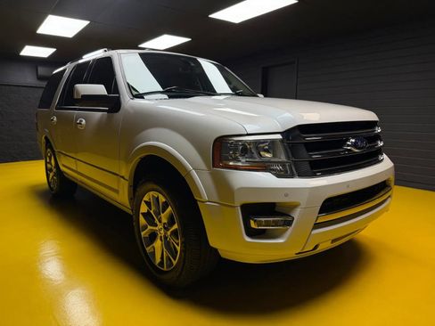 Used 2015 Ford Expedition Limited w/ Equipment Group 301A RWD image 3