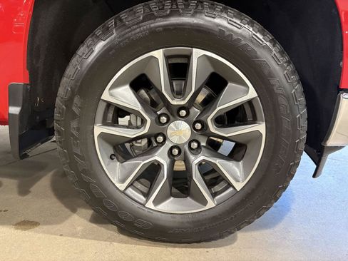 Used 2022 Chevrolet Silverado 1500 LT AWD/4WD image 52