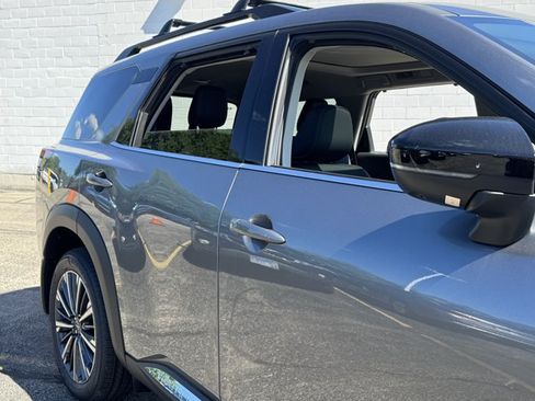 New 2026 Nissan Pathfinder Platinum w/ Cargo Package AWD/4WD image 26