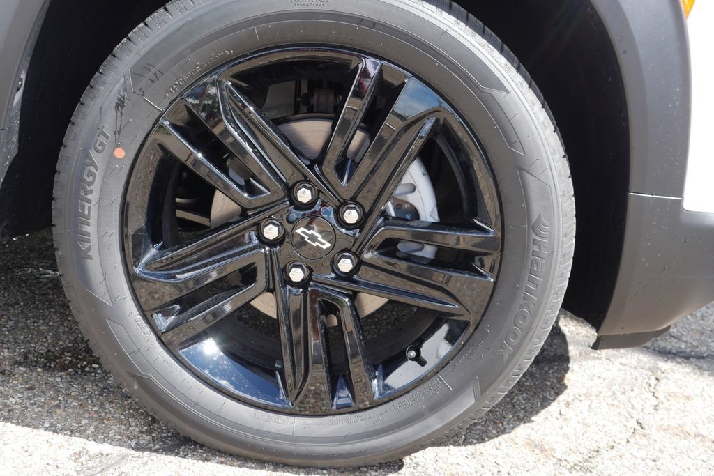 New 2026 Chevrolet TrailBlazer LT w/ Midnight Edition AWD/4WD image 8