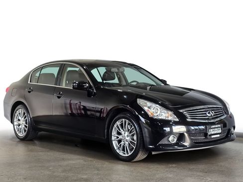 Used 2013 INFINITI G37 x Sedan w/ Premium Pkg AWD/4WD image 3