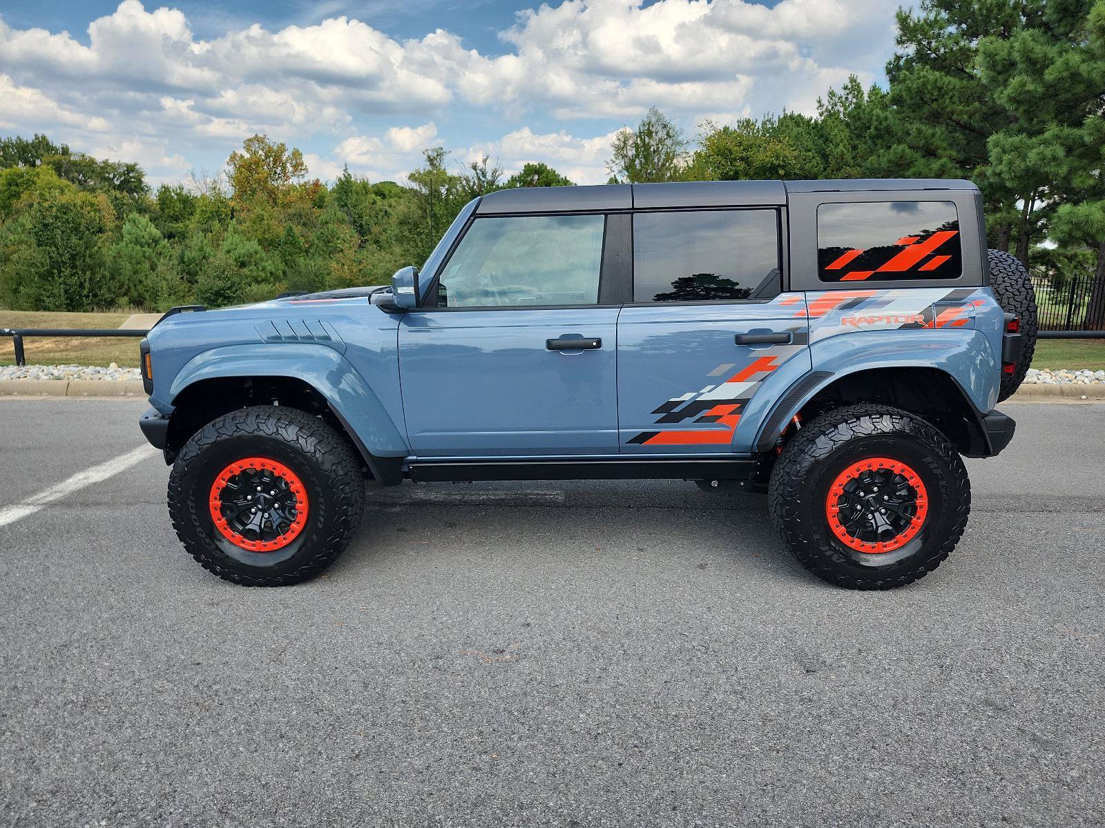 Used 2024 Ford Bronco Raptor AWD/4WD image 2