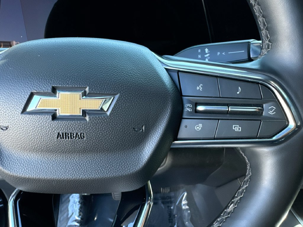 Used 2025 Chevrolet Suburban Premier w/ LPO, Illumination Package RWD image 18