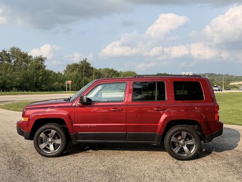 Used 2015 Jeep Patriot High Altitude AWD/4WD image 2