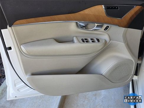 Used 2021 Volvo XC90 T8 Inscription Expression w/ Climate Package image 38