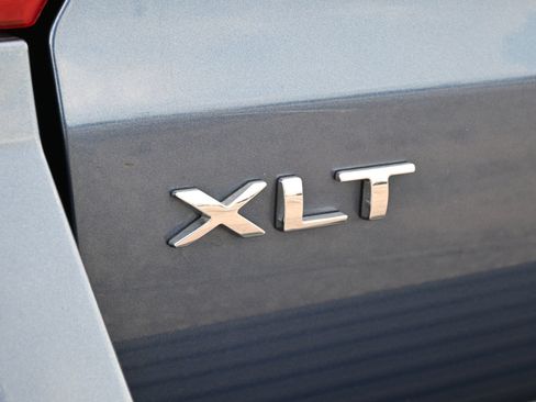 Used 2020 Ford Expedition XLT w/ Equipment Group 202A AWD/4WD image 22