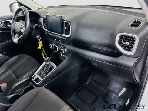 Used 2023 Hyundai Venue SEL image 25