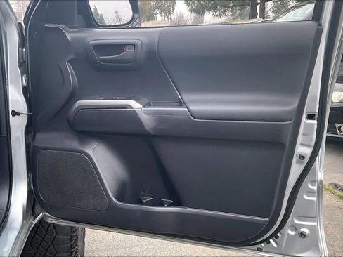 Used 2023 Toyota Tacoma TRD Off-Road image 25