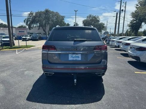 Used 2022 Volkswagen Atlas SEL R-Line AWD/4WD image 4
