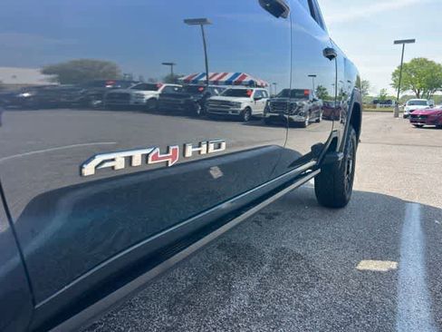 Used 2024 GMC Sierra 2500 AT4 w/ AT4 Premium Plus Package image 3