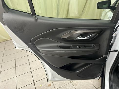 Certified 2023 GMC Terrain SLE w/ Driver Convenience Package image 34