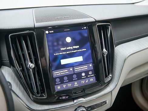 Certified 2024 Volvo XC60 T8 Ultimate w/ Protection Package Premier image 15