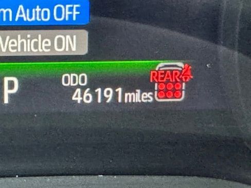 Used 2025 Toyota Sienna XLE image 17