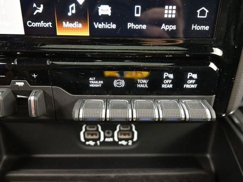 Used 2024 RAM 3500 Laramie w/ Night Edition image 31