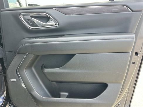 Used 2024 Chevrolet Suburban LT image 22