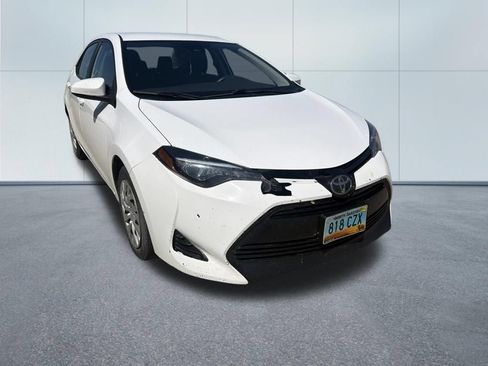 Used 2018 Toyota Corolla LE FWD image 2