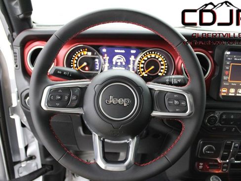 Used 2023 Jeep Gladiator Rubicon w/ Cold Weather Group image 43