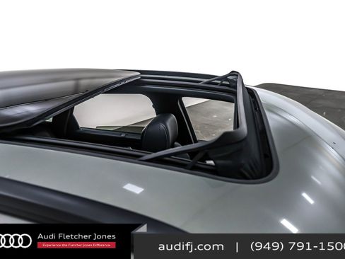 Used 2024 Audi Q5 e Prestige w/ Prestige Package image 22