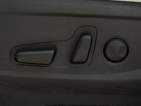 Used 2020 Kia Telluride S w/ S 8 Passenger Seating Package image 24