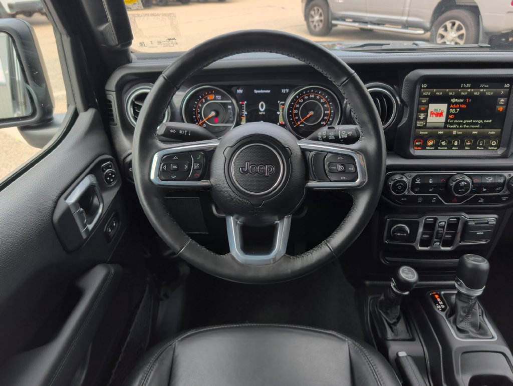 Used 2023 Jeep Wrangler Unlimited Sahara AWD/4WD image 15