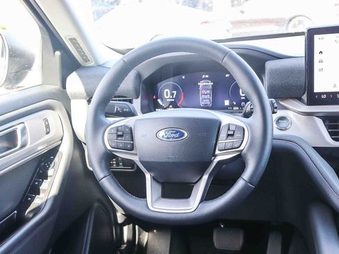 Used 2026 Ford Explorer Active w/ Active Comfort Package RWD image 15