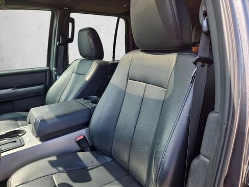 Used 2017 Ford Expedition XLT w/ Equipment Group 202A RWD image 16
