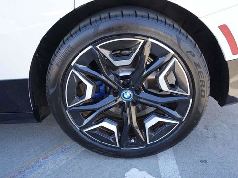 Certified 2022 BMW iX xDrive50 image 5