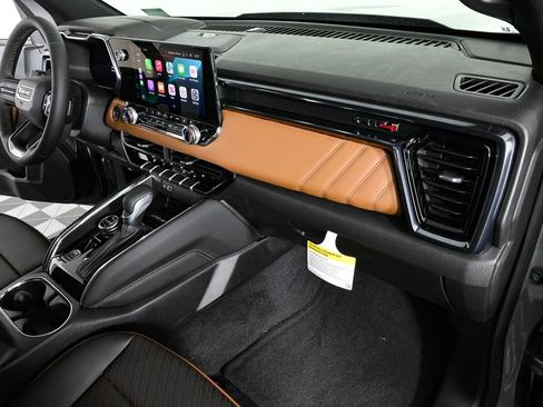 New 2025 GMC Canyon AT4 w/ Nightfall Edition image 23