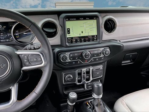 Used 2023 Jeep Wrangler Unlimited Sahara AWD/4WD image 6