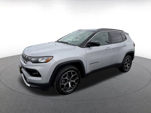 Used 2025 Jeep Compass Limited AWD/4WD image 6