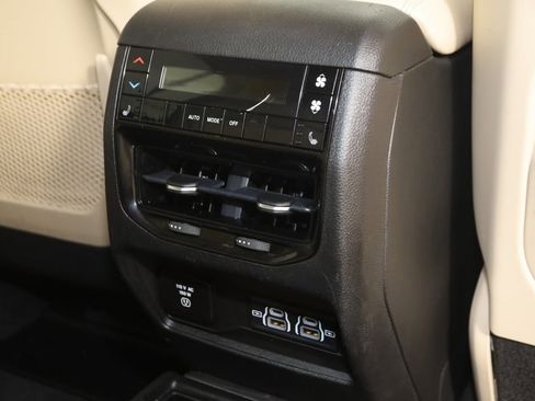 Used 2022 Jeep Grand Cherokee L Limited image 16