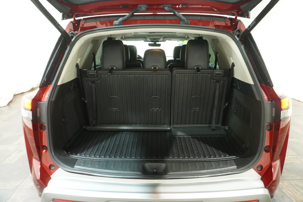 Used 2023 Nissan Pathfinder SL w/ SL Premium Package AWD/4WD image 7