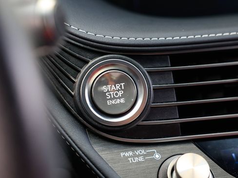 Used 2018 Lexus LS 500 F Sport w/ Accessory Package (Z2) image 39