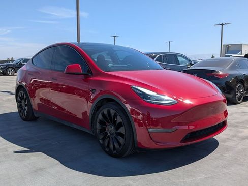 Used 2022 Tesla Model Y Performance AWD/4WD image 3
