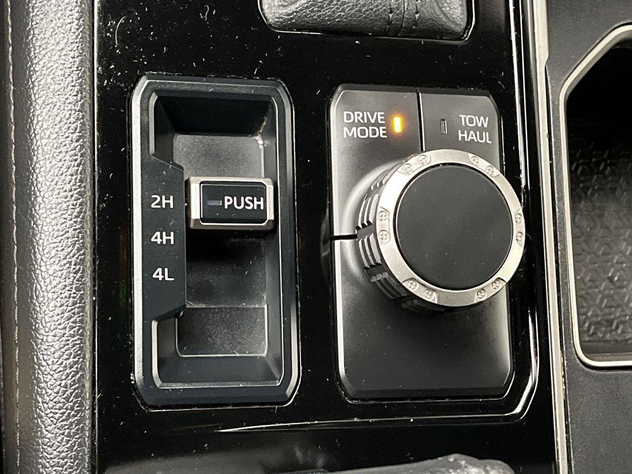 Used 2025 Toyota Tundra Limited AWD/4WD image 16