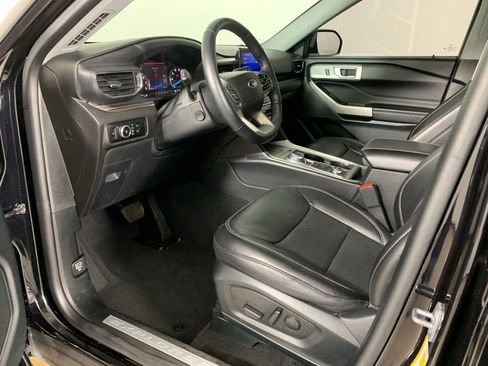 Used 2023 Ford Explorer Limited w/ Equipment Group 301A image 33