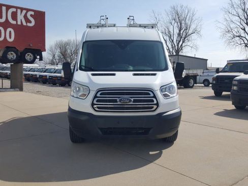 Used 2017 Ford Transit 150 XLT image 4